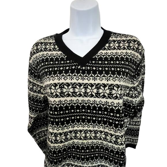 NWT St. John’s Bay Washable Lambswool V-Neck Sweater – Size L - Picture 2 of 5